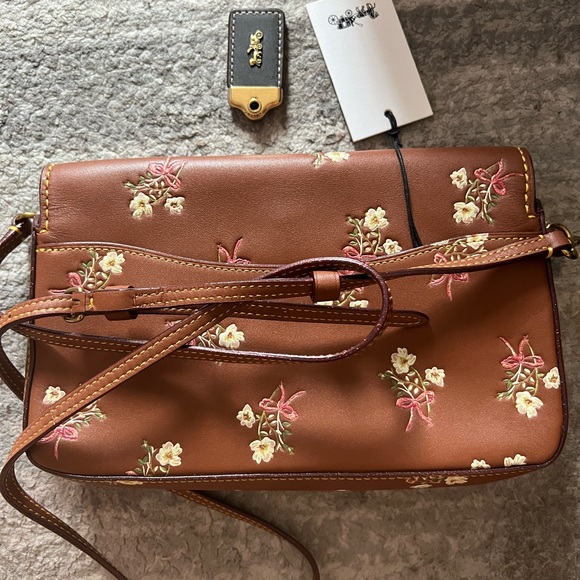 Coach sling crossbody bag - Picture 2 of 8